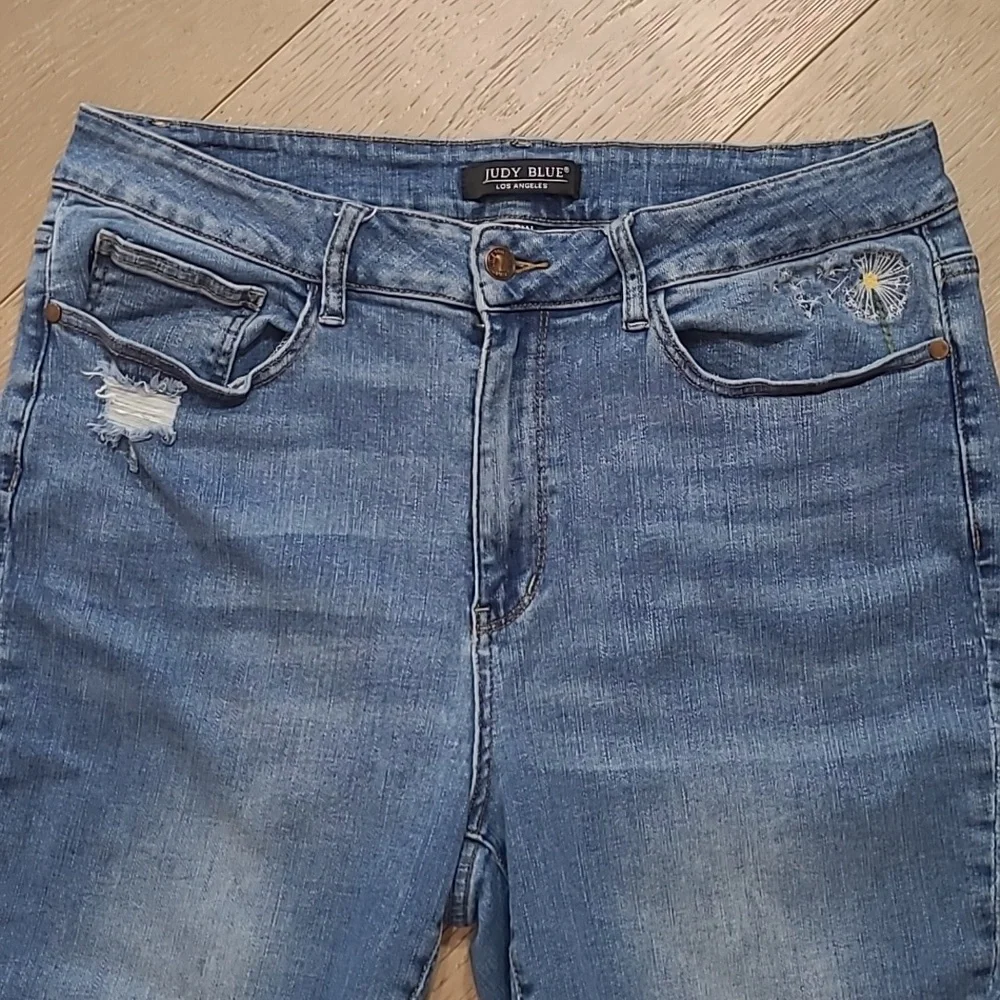 Judy Blue Jeans Women's sz 18W Mid Rise Skinny Distressed Cropped Denim Jeans